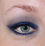 Blå, blå øjne: færdigt look åbent øje