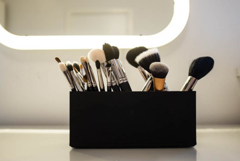 Fredagsfavorit e.l.f. large brush holder PUDDERDÅSERNE